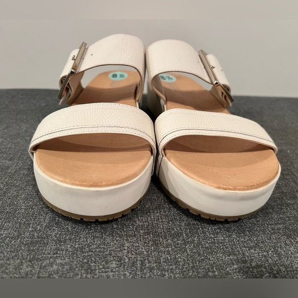 DR SCHOLLS White Sandals with Wide Straps and Platform Sole/size 8.5 - Picture 3 of 11